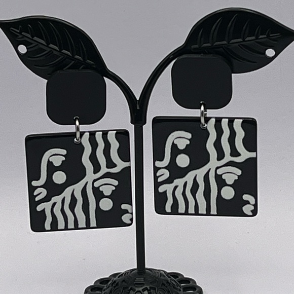 Retro Black & White Dangle Earrings -Artistic Unique Trendy Square Earrings - Picture 3 of 17